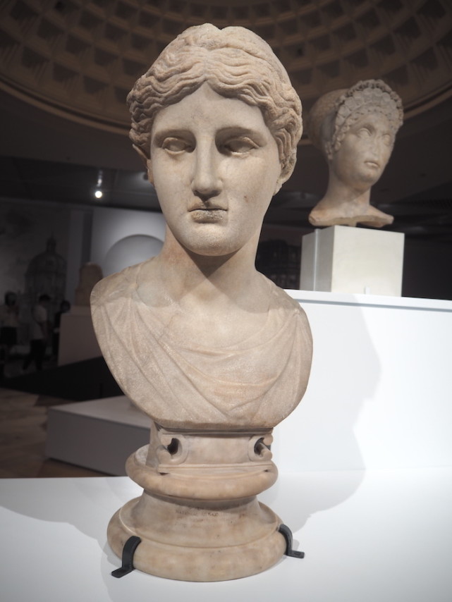 包含罗马遭遇失利，穆尔鸣惨汉即被罚下的词条