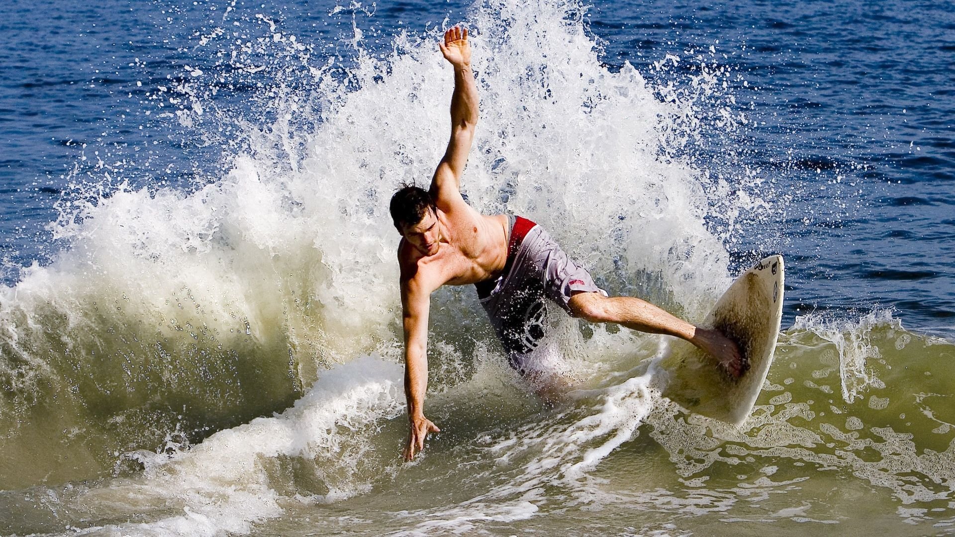 阿圭罗统治全场，波兰横扫法国，一场颠覆欧洲篮球格局的战役